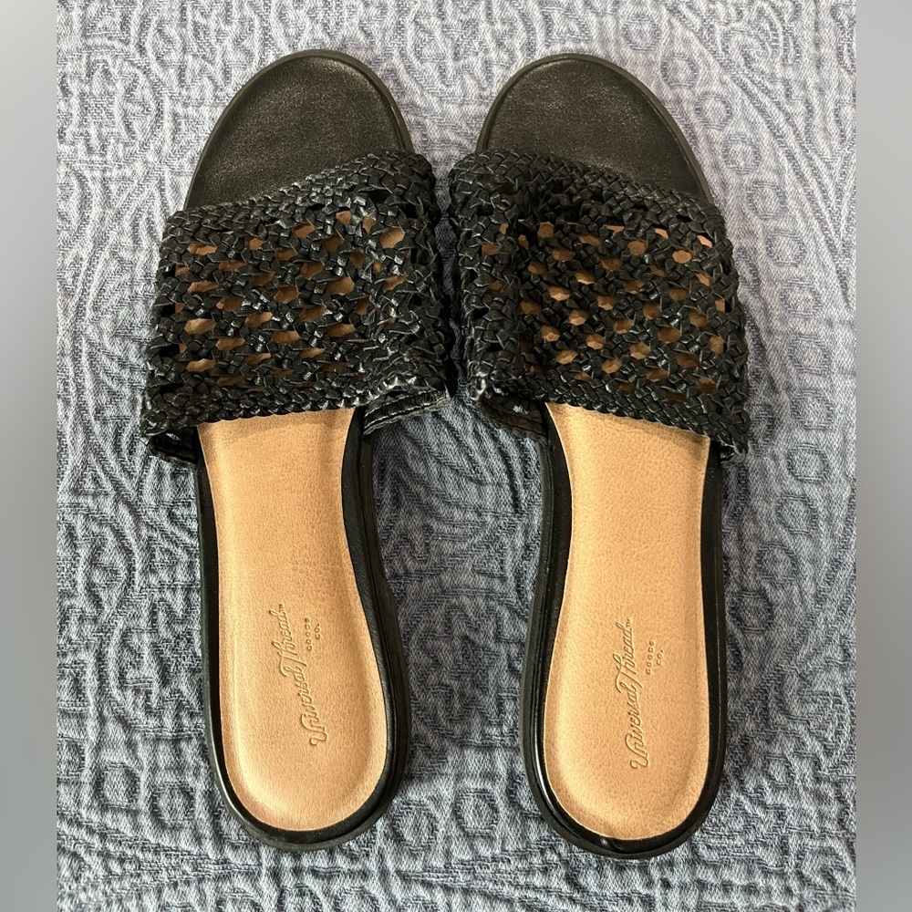 Universal Thread Woven Faux Leather Slides